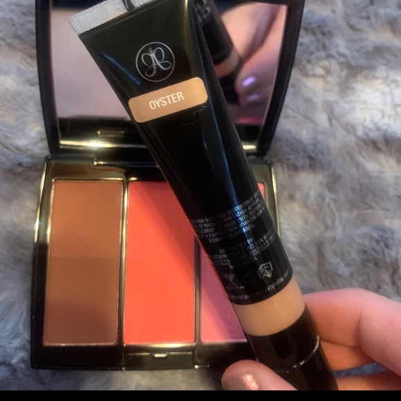 Anastasia Beverly Hills Blush Trio and Liquid Glow Makeup Bundle - Picture 3 of 6